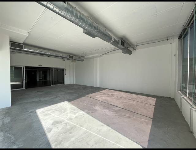 175M² BUSINESS TO LET IN PAARDEN EILAND